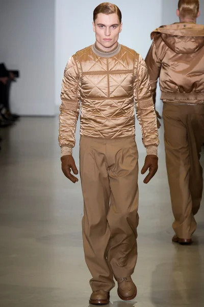Look 12